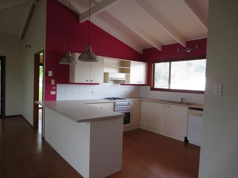 4A Endeavour St, Yamba NSW 2464