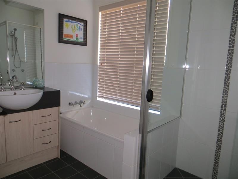 5 Tom Thumb Pl, Yamba NSW 2464