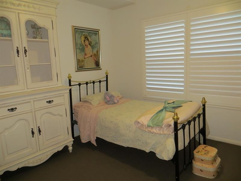 5 Tom Thumb Pl, Yamba NSW 2464