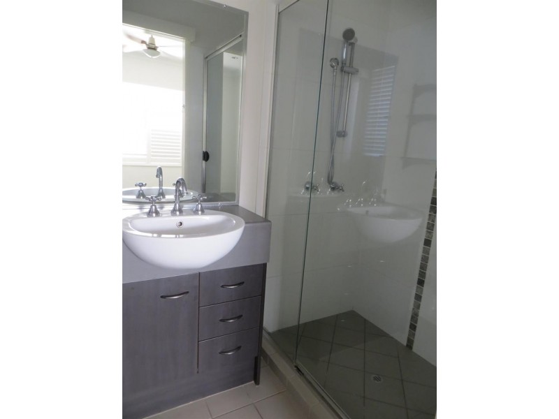 5 Tom Thumb Pl, Yamba NSW 2464