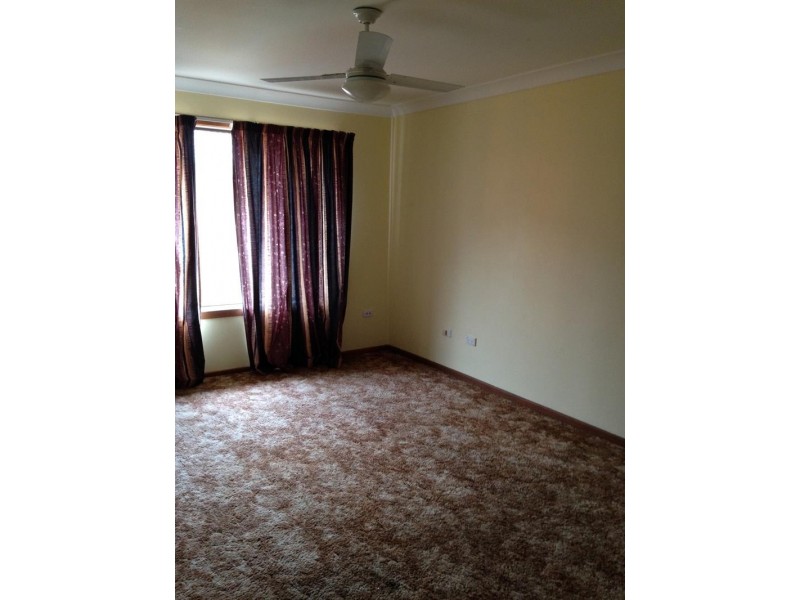 4/2 Waratah Ave, Yamba NSW 2464