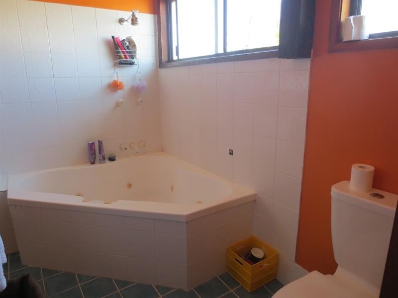 4 Endeavour St, Yamba NSW 2464