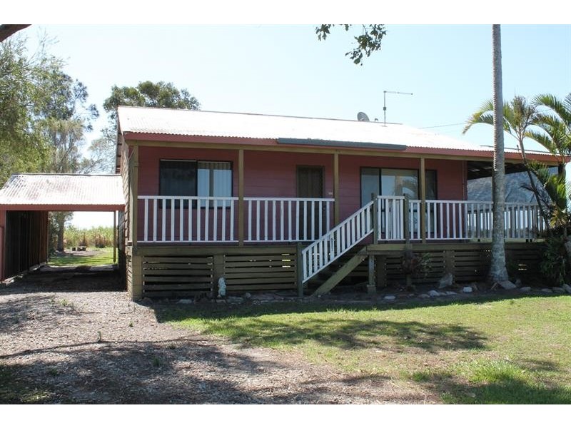135 School Rd, Palmers Island NSW 2463