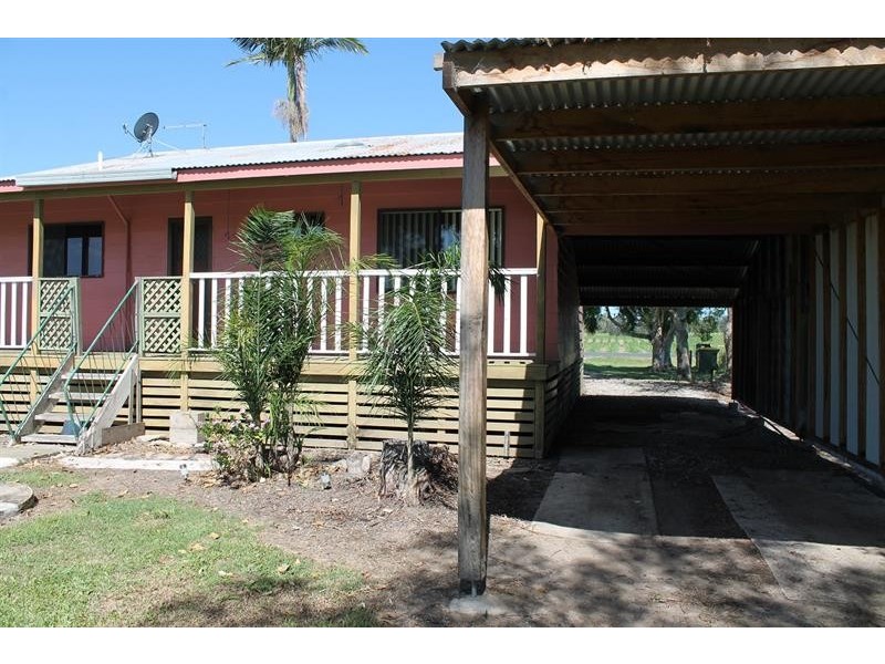 135 School Rd, Palmers Island NSW 2463
