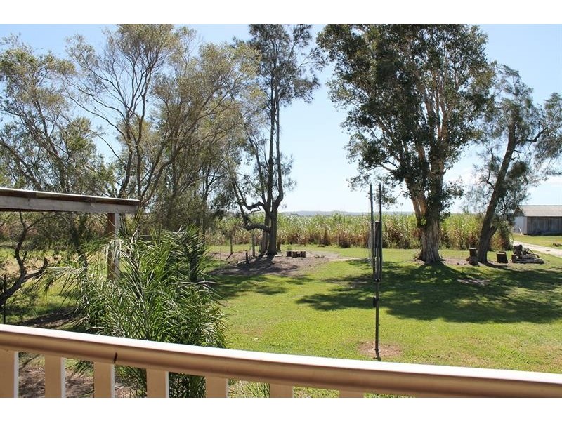 135 School Rd, Palmers Island NSW 2463