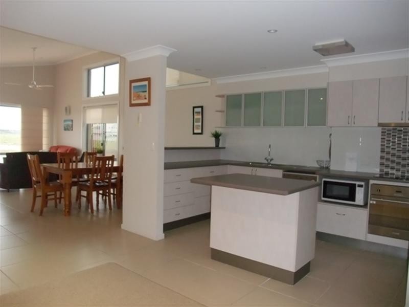 27B Barellan Ave, Yamba NSW 2464