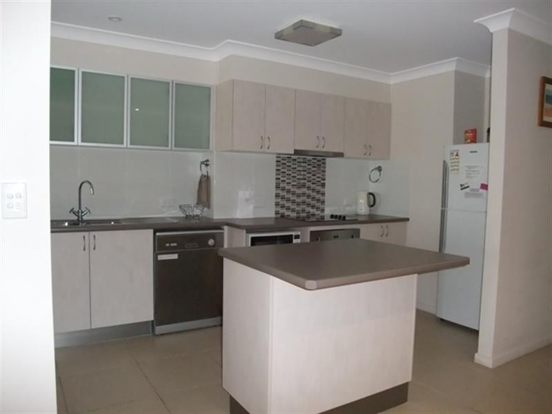 27B Barellan Ave, Yamba NSW 2464