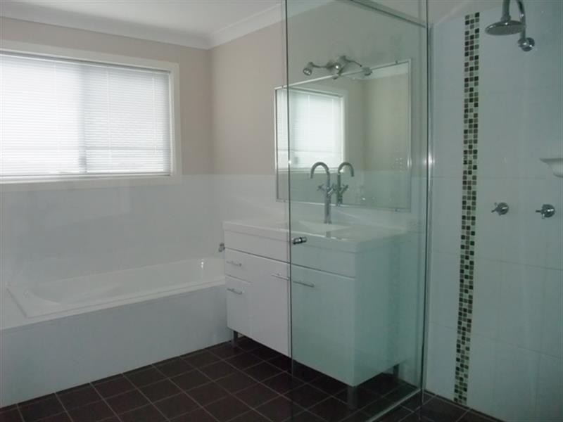 27B Barellan Ave, Yamba NSW 2464