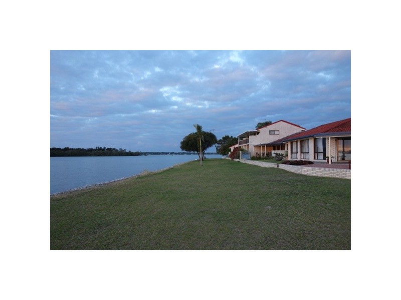 3/35 The Peninsula, Yamba NSW 2464