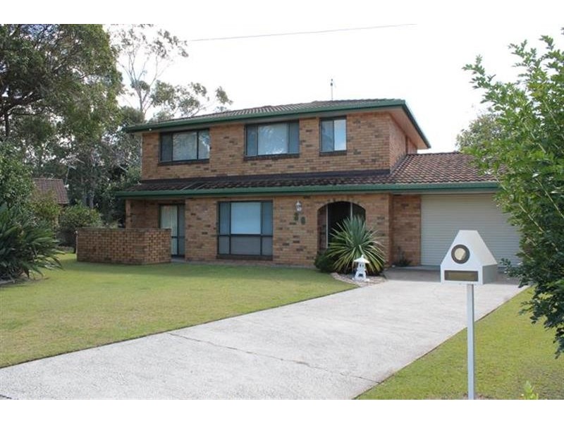 36 Coonawarra Ct, Yamba NSW 2464