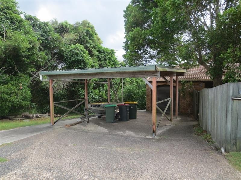 89 Lakes Bvd, Wooloweyah NSW 2464