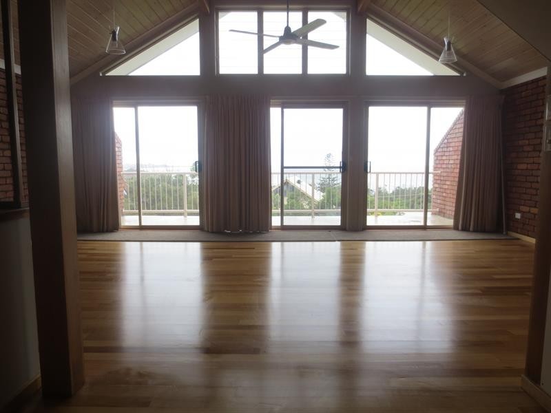 2/4 Bay St, Angourie NSW 2464