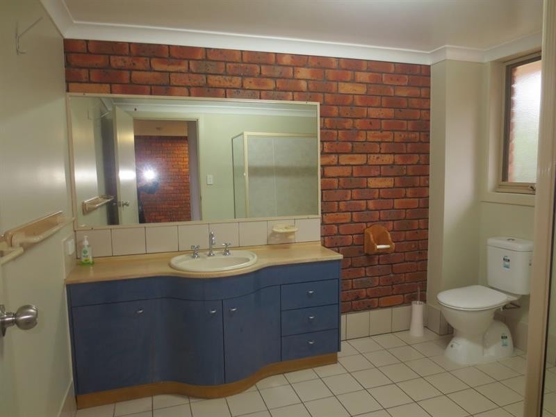 2/4 Bay St, Angourie NSW 2464