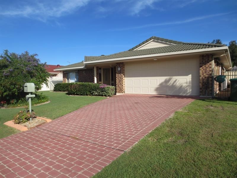 31 Harold Tory Dr, Yamba NSW 2464