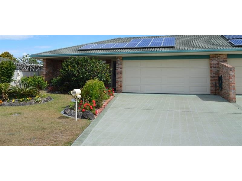 1/2A Kookaburra Ct, Yamba NSW 2464