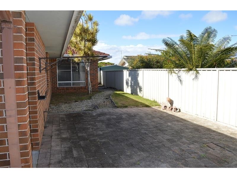 2/16 Heron Ct, Yamba NSW 2464