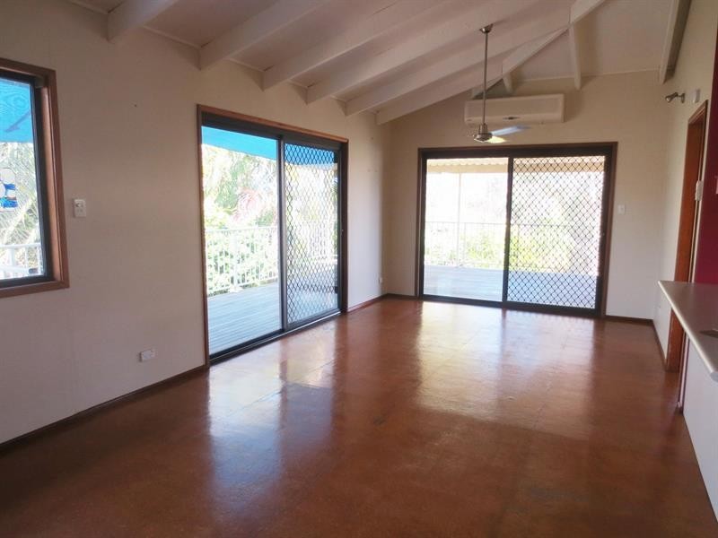 4a Endeavour St, Yamba NSW 2464