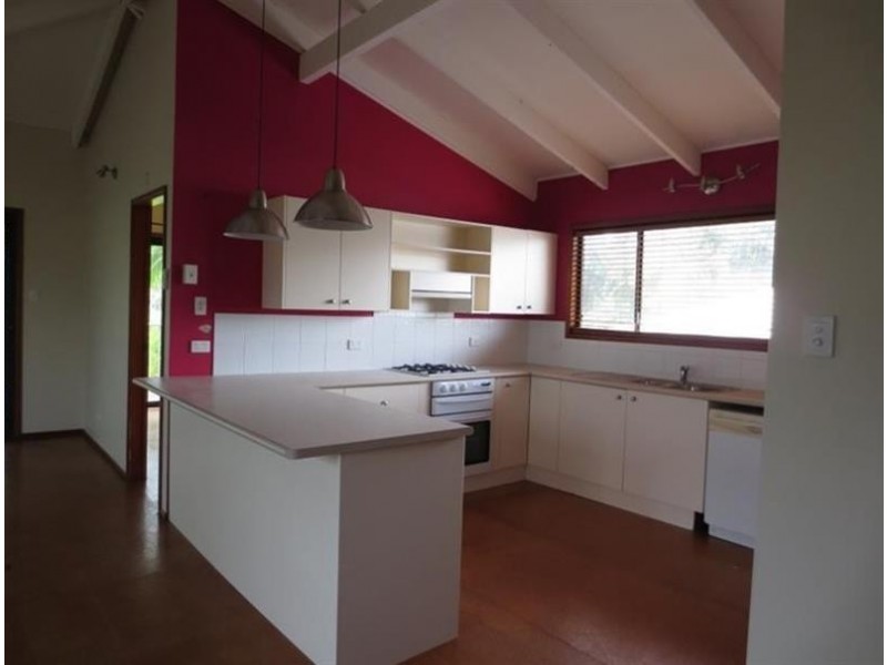 4a Endeavour St, Yamba NSW 2464