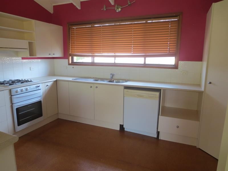 4a Endeavour St, Yamba NSW 2464