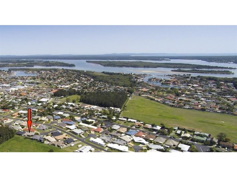 8 Buccaneers Ct, Yamba NSW 2464
