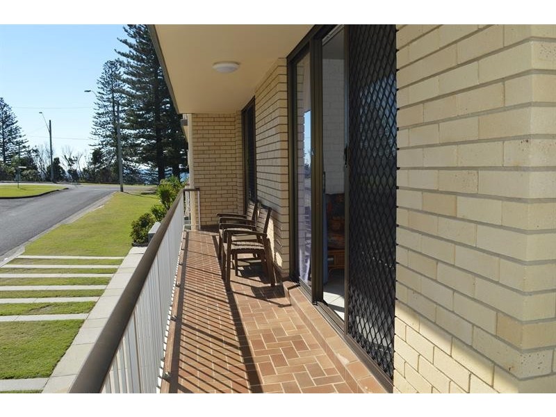 8/22 Clarence St, Yamba NSW 2464