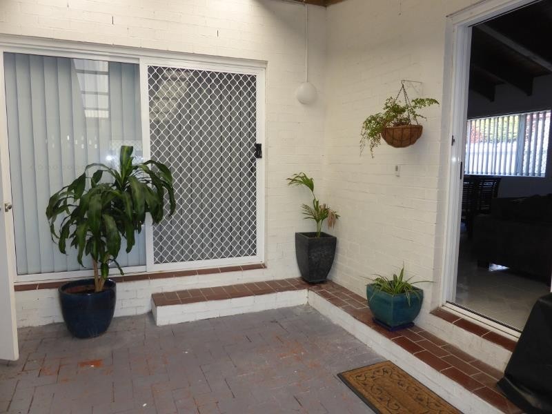 41 Beach Lane, Yamba NSW 2464
