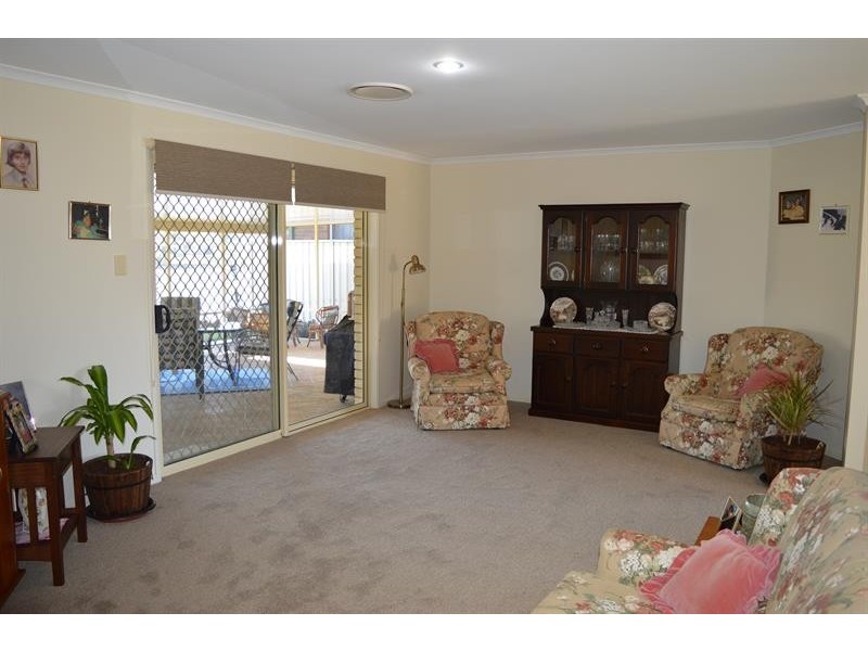 2/5A Bayview Dr, Yamba NSW 2464