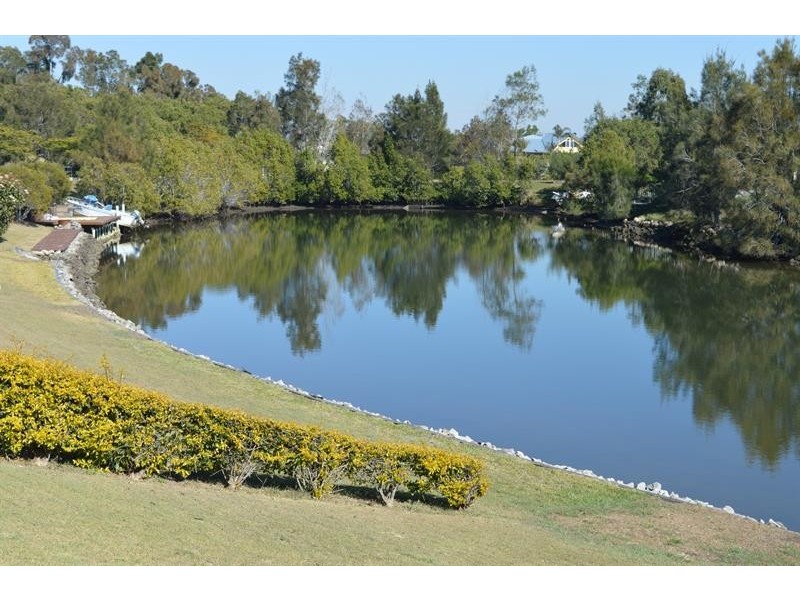 2/5A Bayview Dr, Yamba NSW 2464