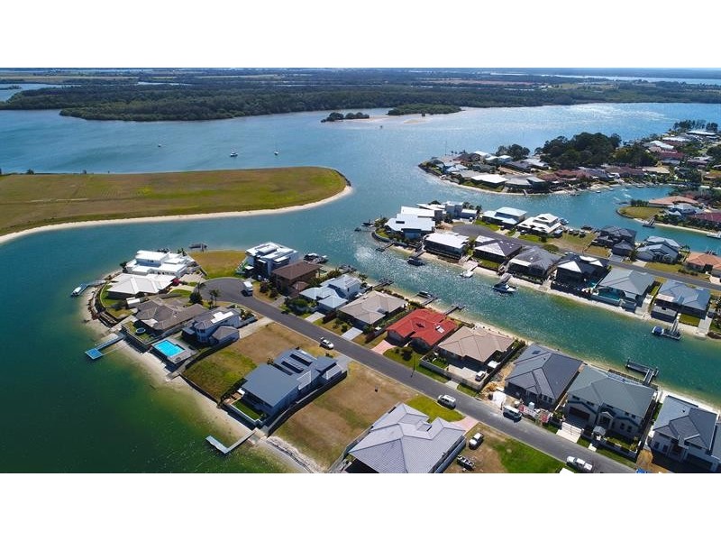 19 Taine Ct, Yamba NSW 2464