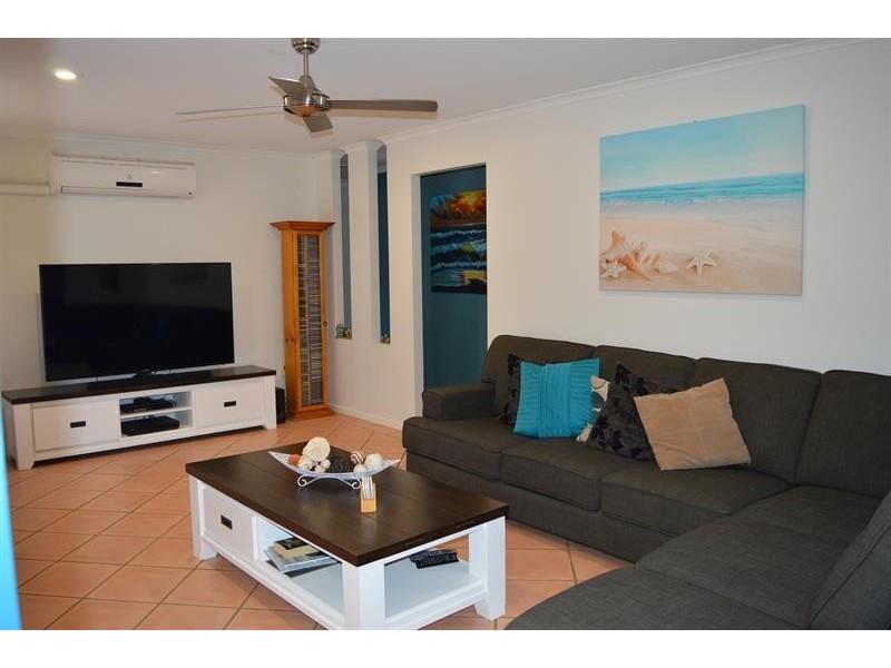 2/14 Conrad Cl, Iluka NSW 2466