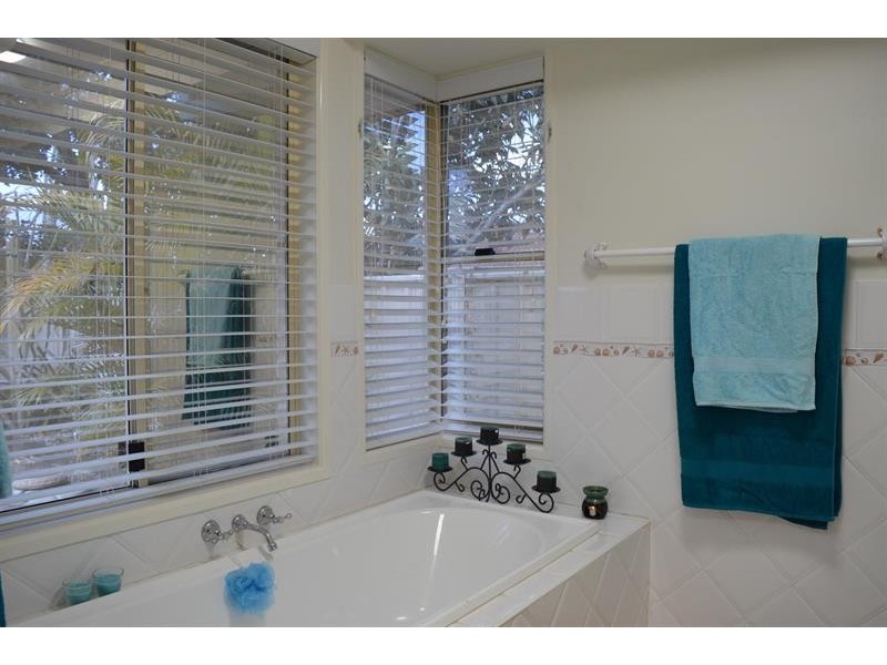 2/14 Conrad Cl, Iluka NSW 2466