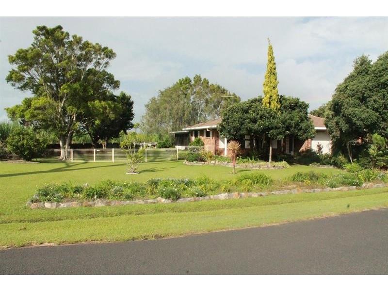 77 North Bank Rd, Palmers Island NSW 2463
