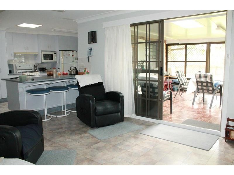 77 North Bank Rd, Palmers Island NSW 2463