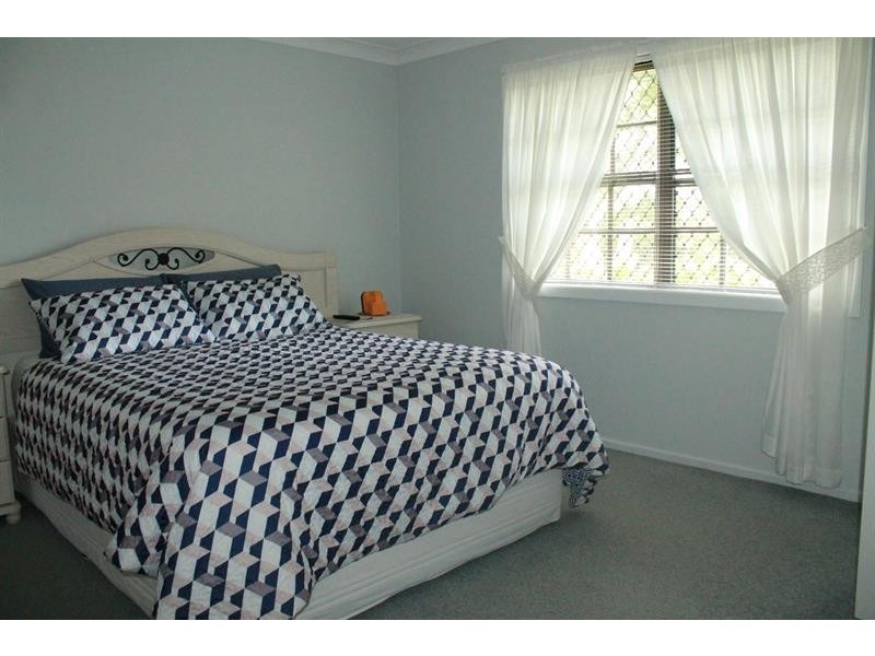 77 North Bank Rd, Palmers Island NSW 2463