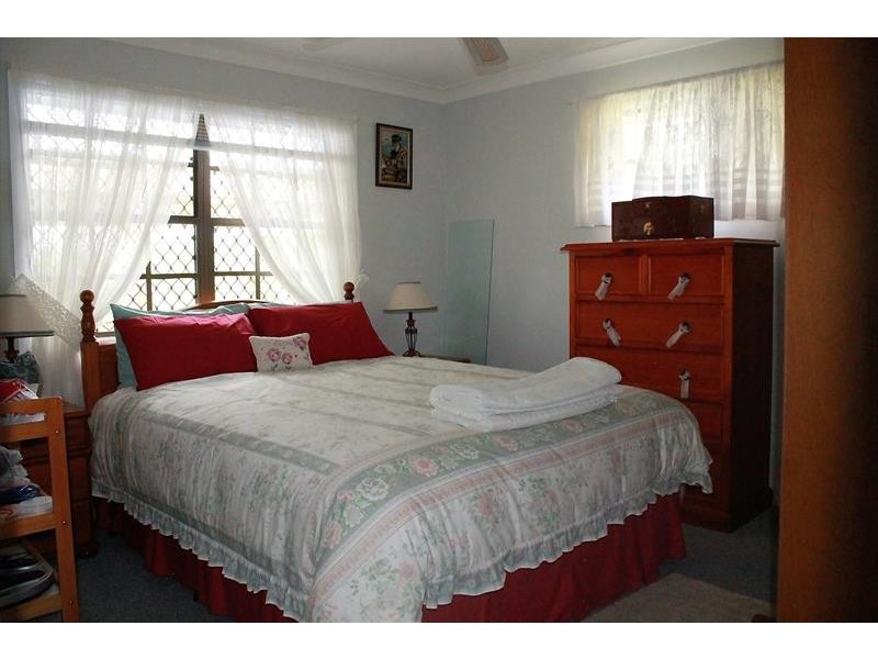 77 North Bank Rd, Palmers Island NSW 2463