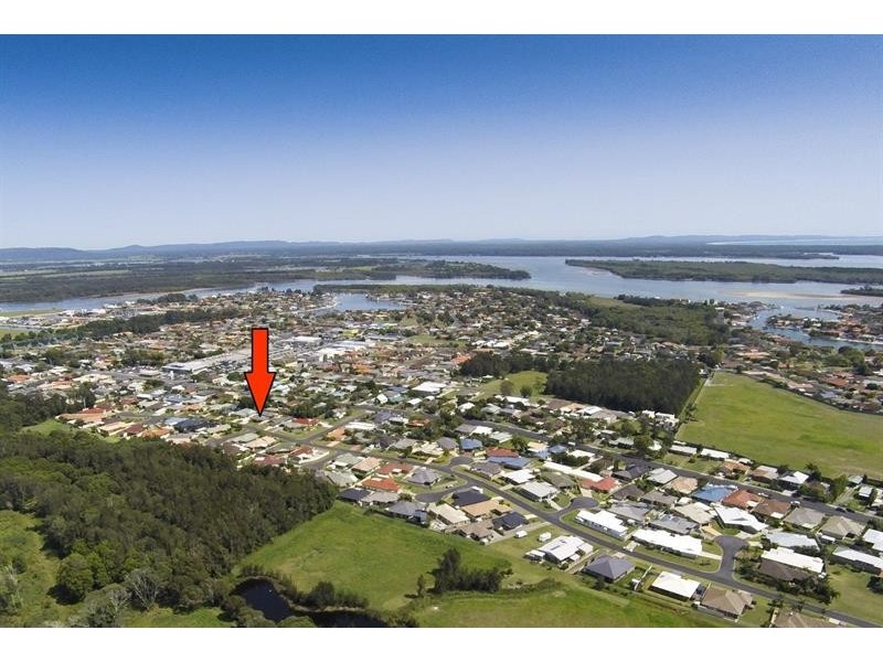 1/32 Harold Tory Dr, Yamba NSW 2464