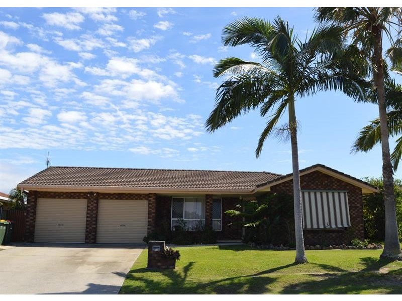 15 Heron Ct, Yamba NSW 2464