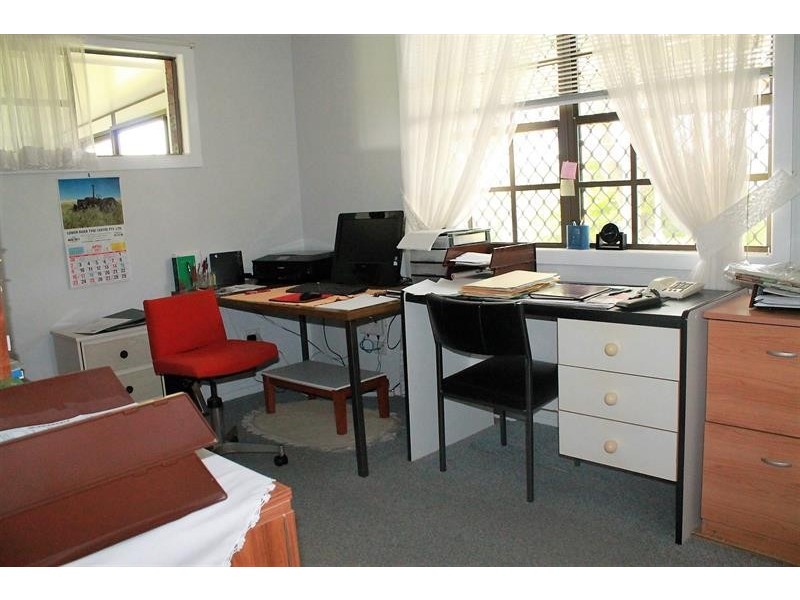 77 North Bank Rd, Palmers Island NSW 2463