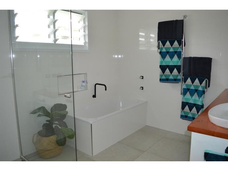 56 Coonawarra Ct, Yamba NSW 2464