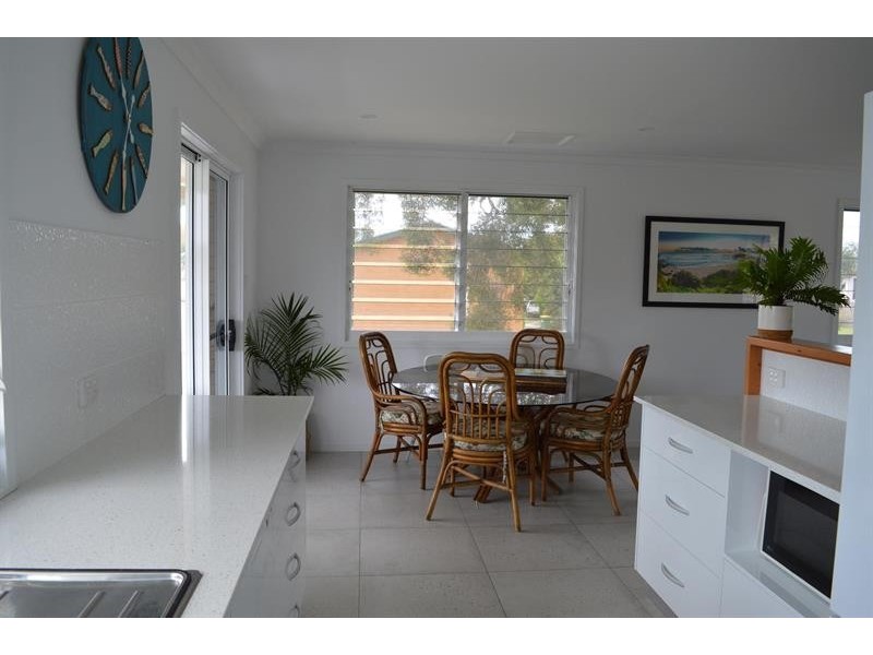 56 Coonawarra Ct, Yamba NSW 2464