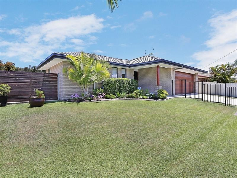168 Yamba Rd, Yamba NSW 2464
