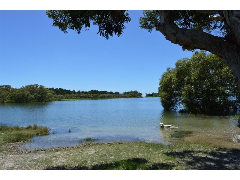 63 Shores Dr, Yamba NSW 2464