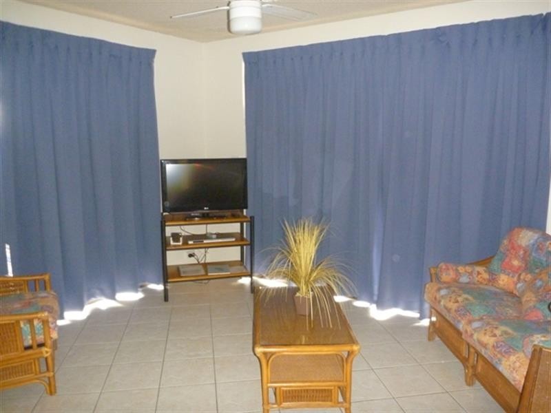 8/22 Clarence St, Yamba NSW 2464