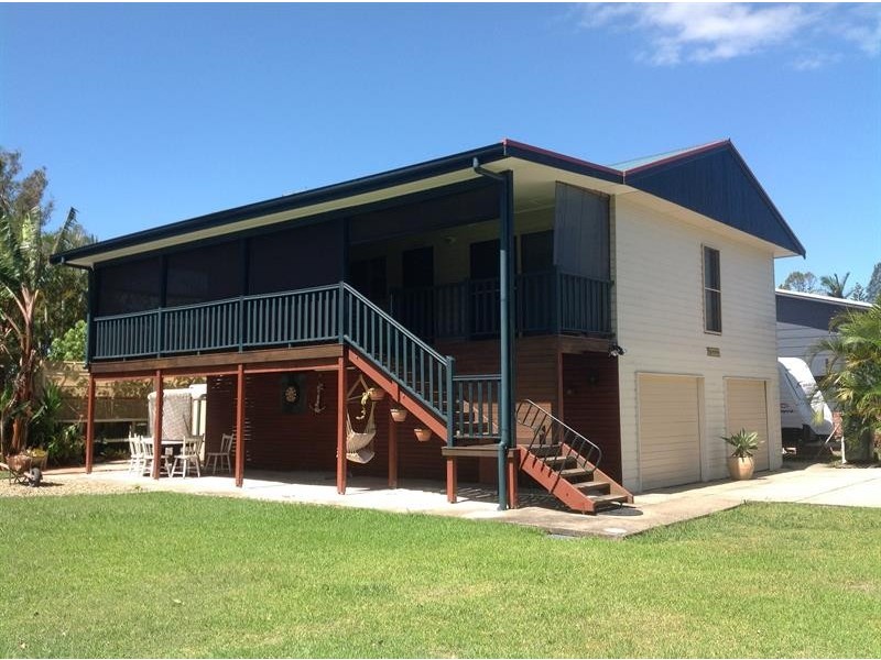 2 Yamba St, Palmers Island NSW 2463