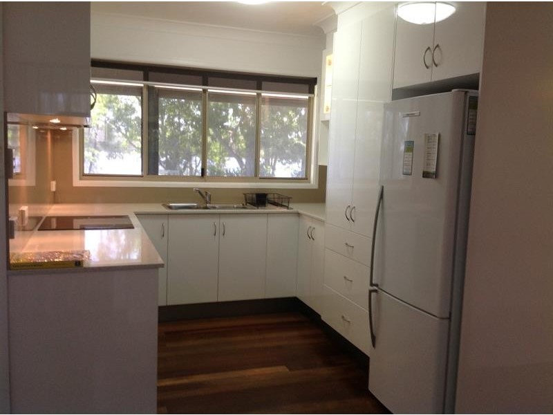 2 Yamba St, Palmers Island NSW 2463