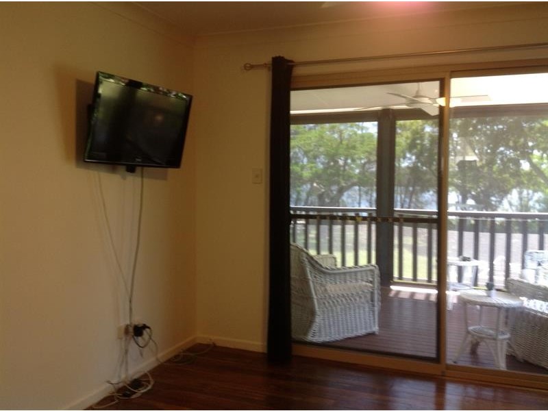 2 Yamba St, Palmers Island NSW 2463