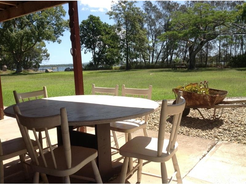 2 Yamba St, Palmers Island NSW 2463