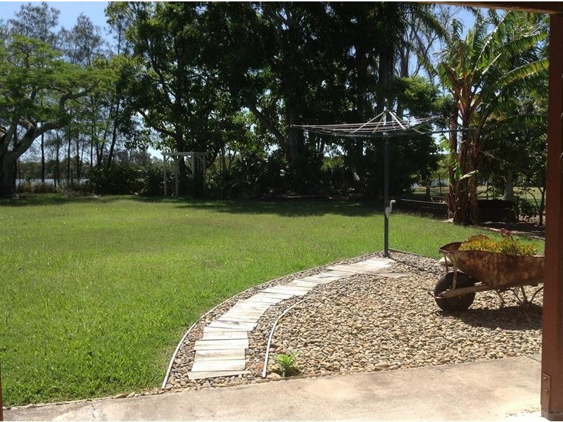 2 Yamba St, Palmers Island NSW 2463