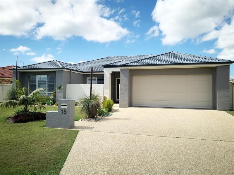 15 Barellan Ave, Yamba NSW 2464