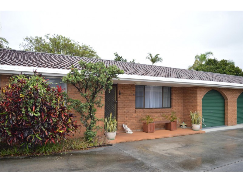 2/6 Roseland Avenue, Yamba NSW 2464